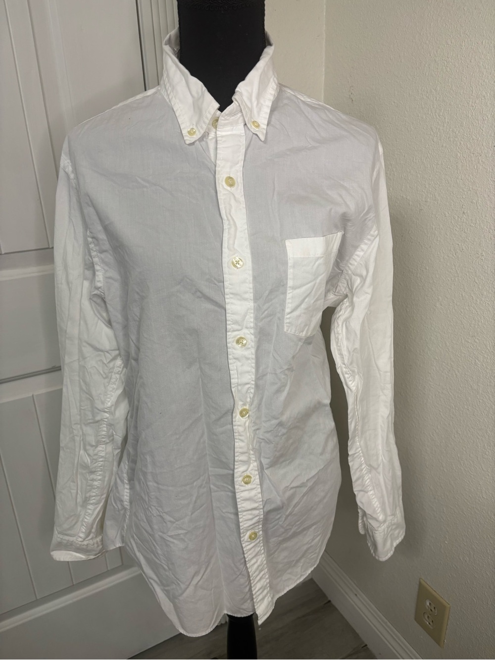 Classic Men's White Button-Down Shirt - Timeless Everyday Essential